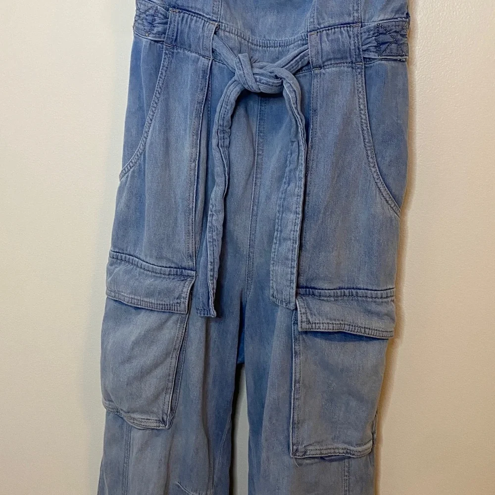 Free People Go West Light Blue Denim Cargo Jumpsuit Size Medium - Picture 5 of 14